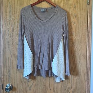 Vocal women’s top. Waffle knit and rhinestones. Size large. Super soft.